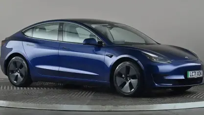 Used Tesla Model 3 Standard Range 208 kW (283 HP) 2021 Blue Sedan