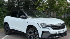 Twotone metallic arctic white with diamond blac Used 2024 Renault Austral Techno Esprit Alpine SUV | £25,371 (Fair price)