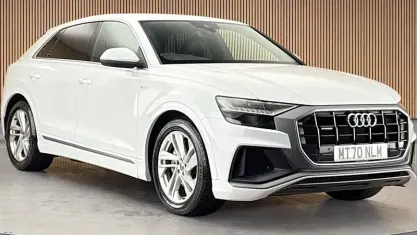 Used Audi Q8 S-Line 286 HP (210 kW) 2020 Glacier white SUV