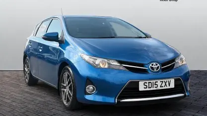 Used Toyota Auris Plus 101 HP (74 kW) 2014 Blue Hatchback