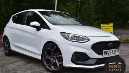 Begagnad Ford Fiesta ST 200 HK (147 kW) 2023 Vit Halvkombi