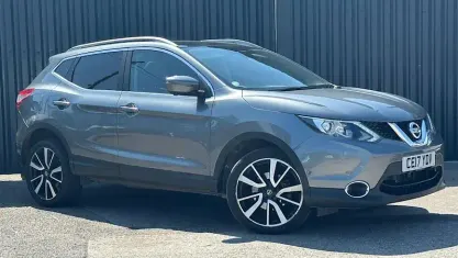 Used Nissan Qashqai Tekna 116 HP (85 kW) 2017 Grey SUV