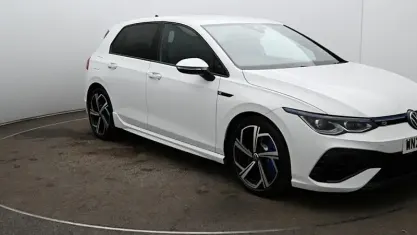 Używany VW Golf VIII R 320 KM (235 kW) 2024 Biały Hatchback
