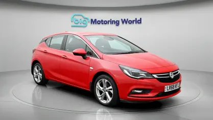 Used Vauxhall Astra SRi 150 HP (110 kW) 2018 Red Hatchback