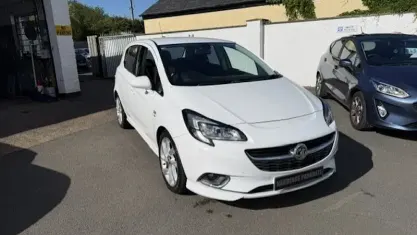 Used Vauxhall Corsa SRi 90 HP (66 kW) 2017 White Hatchback