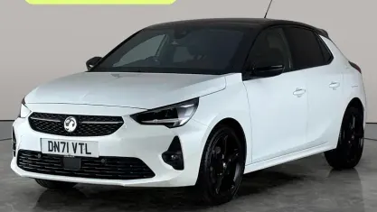 Used Vauxhall Corsa Edition 131 HP (96 kW) 2021 White Hatchback