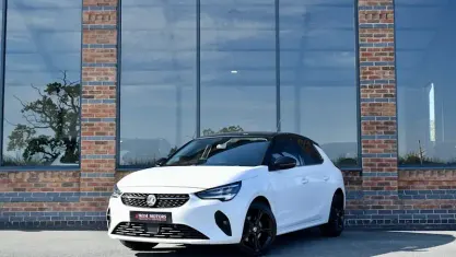Used Vauxhall Corsa Elite 101 HP (74 kW) 2020 White Hatchback