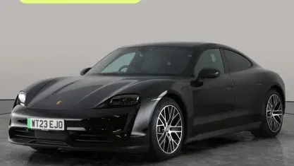 Usado Porsche Taycan 350 kW (476 HP) 2023 Sedan