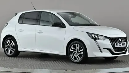 Gebraucht Peugeot 208 Allure+ 102 PS (75 kW) 2023 Weiß Kleinwagen