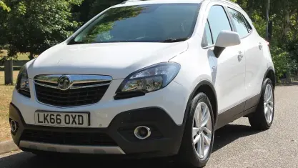 Used Vauxhall Mokka S 140 HP (102 kW) 2016 White SUV