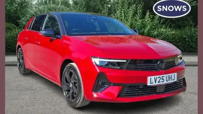 Used Vauxhall Astra S 131 HP (96 kW) 2025 Red Hatchback
