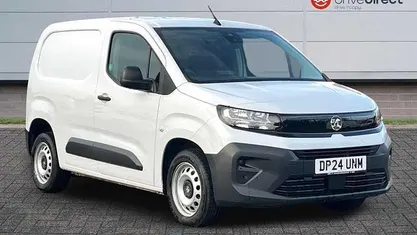 Used Vauxhall Combo S 102 HP (75 kW) 2024 White Van