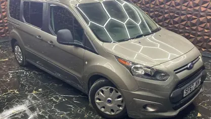 Used Ford Tourneo Connect Zetec 120 HP (88 kW) 2017 Silver MPV