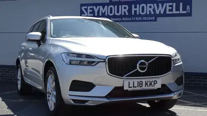 Used Volvo XC60 Momentum 250 HP (183 kW) 2018 Silver SUV