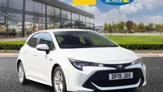White Used 2019 Toyota Corolla Hatchback | £13,590 (Fair price)