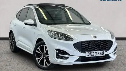 Begagnad Ford Kuga ST-Line X 190 HK (139 kW) 2023 Vit SUV