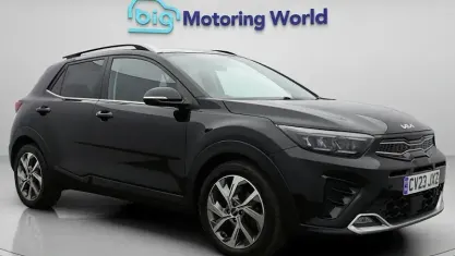 Usado Kia Stonic GT-Line 101 HP (74 kW) 2023 Preto SUV