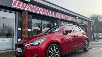 Used Mazda 2 Inclusive 90 HP (66 kW) 2015 Red Hatchback