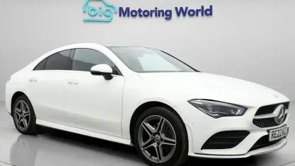 Begagnad Mercedes CLA250e AMG Line Premium Plus 259 HK (190 kW) 2022 Vit Sedan
