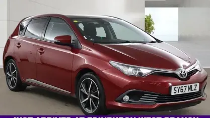 Used Toyota Auris Design 116 HP (85 kW) 2017 Red Hatchback