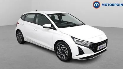 Used Hyundai i20 Advanced 101 HP (74 kW) 2024 White Hatchback