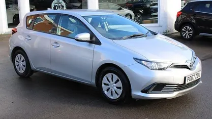 Used Toyota Auris Active 99 HP (72 kW) 2017 Hatchback