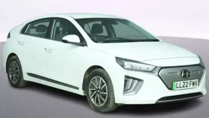 Używany Hyundai Ioniq Premium 100 kW (136 KM) 2021 Biały Hatchback