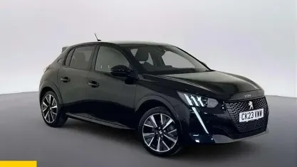 Używany Peugeot 208 GT 131 KM (96 kW) 2023 Hatchback