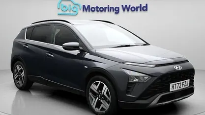 Begagnad Hyundai Bayon Premium 120 HK (88 kW) 2023 Grå SUV