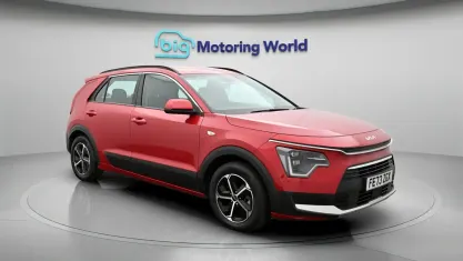 Usado Kia Niro 141 CV (103 kW) 2023 Rojo SUV