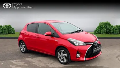 Used Toyota Yaris Hybrid 101 HP (74 kW) 2016 Red pop Hatchback