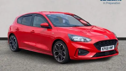 Used Ford Focus ST-Line X 125 HP (91 kW) 2020 Red Hatchback