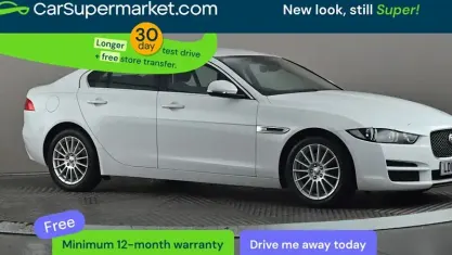 Gebraucht Jaguar XE SE 180 PS (132 kW) 2019 Weiß Limousine