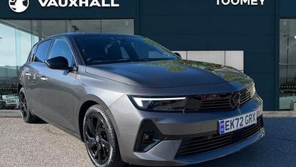 Begagnad Vauxhall Astra GS Line 131 HK (96 kW) 2022 Grå Halvkombi