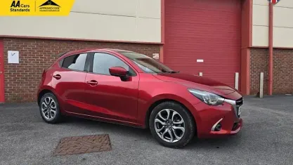 Used Mazda 2 Inclusive 90 HP (66 kW) 2018 Red Hatchback
