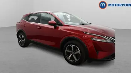 Used Nissan Qashqai N-Connecta 140 HP (102 kW) 2023 Red SUV