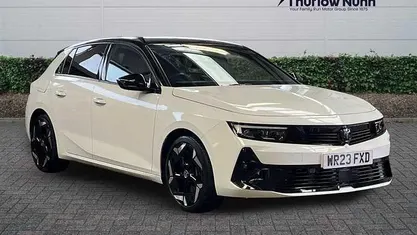 Used Vauxhall Astra GSe 225 HP (165 kW) 2023 White Hatchback