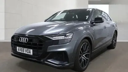 Used Audi Q8 Advanced 286 HP (210 kW) 2020 Grey SUV