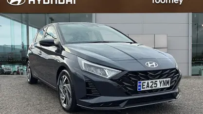 Used Hyundai i20 Advanced 101 HP (74 kW) 2025 Grey Hatchback