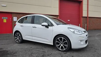 Used Citroën C3 PureTech 82 HP (60 kW) 2015 White Hatchback