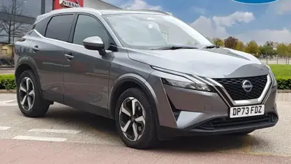 Usado Nissan Qashqai N-Connecta 140 HP (102 kW) 2023 Cinzento SUV