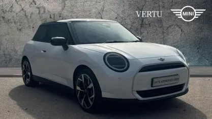 Używany Mini Cooper Hatch 135 kW (184 KM) 2025 Biały Hatchback