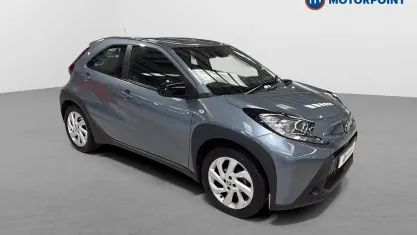 Used Toyota Aygo X PURE 72 HP (52 kW) 2024 Grey SUV