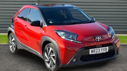Used Toyota Aygo X 72 HP (52 kW) 2023 Red SUV
