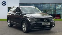 Deep black pearlescent Used 2021 VW Tiguan Life SUV | £19,204 (Fair price)