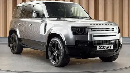 Used Land Rover Defender SE Dynamic 249 HP (183 kW) 2025 SUV