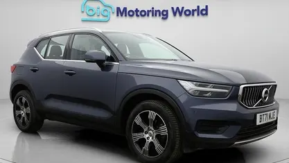 Begagnad Volvo XC40 Inscription 163 HK (119 kW) 2021 Blå SUV