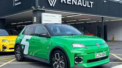 Metallic pop green Used 2025 Renault R5 Komfort Hatchback | £25,614 (Fair price)
