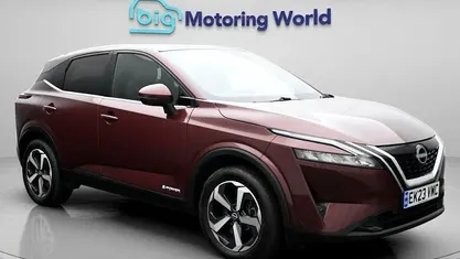 Begagnad Nissan Qashqai N-Connecta 190 HK (139 kW) 2023 Röd SUV