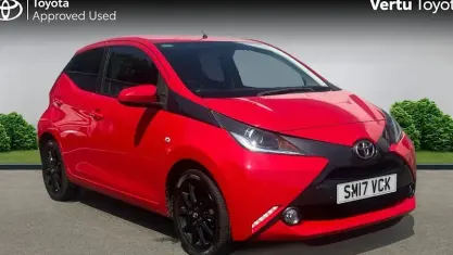 Used Toyota Aygo x-style 69 HP (50 kW) 2017 Red Hatchback